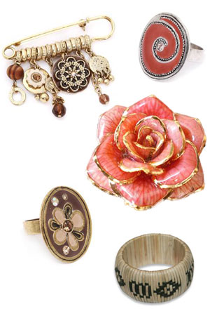 Trendurile in bijuterii - Boho-chic
Brosa de la Meli Melo, 59,99 lei.
Inel de la Meli Melo, - Slide 1 din 6