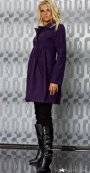 Palton lungime medie. Stil Babydoll. Patru nasturi in rand dublu,