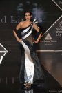 Rochii de seara pe catwalk: colectia End Limits la Bucharest Fashion
