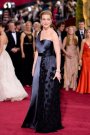 Kate Winslet este stralucitoare si deosebit de eleganta, purtand
