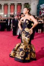 Purtand o rochie House of Dereon (linia pret-a-porter creata de Beyonce