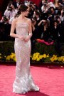 Ca si la decernarea Globurilor de Aur, Anne Hathway a optat pentru