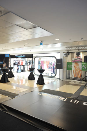 Fashion news - Deschiderea oficiala a extensiei Plaza Romania a fost celebrata printr-o - Slide 1 din 11