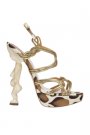 O pereche de sandale cu animal print vor face intotdeauna senzatie,