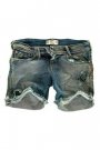 Pantaloni scurti