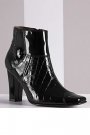 Gheata negra croco cu toc de la Ama Fashion
Pret: 320 lei