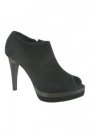 Pantof casual cu toc inalt, subtire, din piele intoarsa de la Bata
Pret: