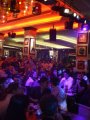 Publicul a reactionat cu ce avea la indemana: brichete, telefoane,