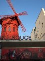 Moulin Rouge &ndash; Muzicalul lui Baz Luhrmann, spre deosebire de