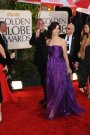 Sandra Bullock a ales o rochie mov din sifon semnata Bottega Veneta.