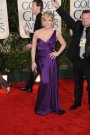 Jane Krakowski a calcat pe covorul rosu intr-o rochie violet semnata