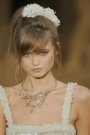 Nuantele pastel au dobandit influente punk la Viktor & Rolf unde