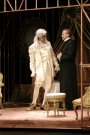 Multe alte nuante, insa, cad pe altarul redarii teatrale, victime