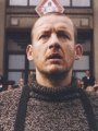 Filmul poate fi vazut, desigur, si ca un comentariu &ndash; chiar