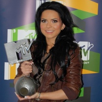 Foto: Inna, cu fundul la vedere in pictoriale