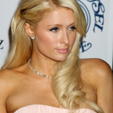 Paris Hilton ne pregateste o surpriza