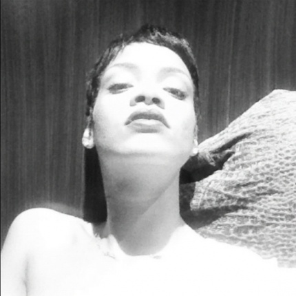 Foto: Rihanna, ingrijorator de slaba! Cum arata cantareata dupa despartirea de Chris Brown?
