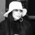 Lady Gaga se imbraca romaneste!