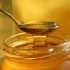 De la Cleopatra la femeia moderna: utilizarile traditionale si cosmetice ale mierii