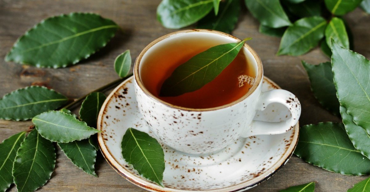 Ceaiul de frunze de dafin: Beneficii pentru sanatate